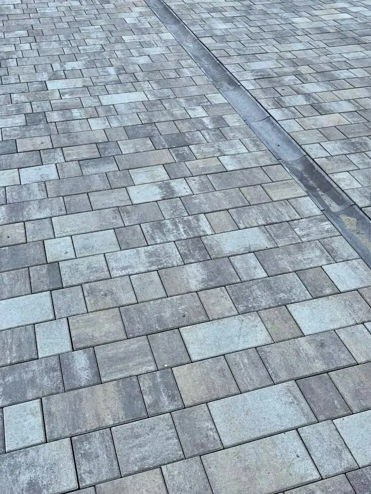 Устройство покрытия из тротуарной плитки