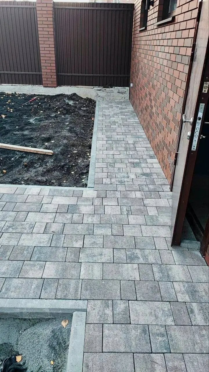 Устройство покрытия из тротуарной плитки