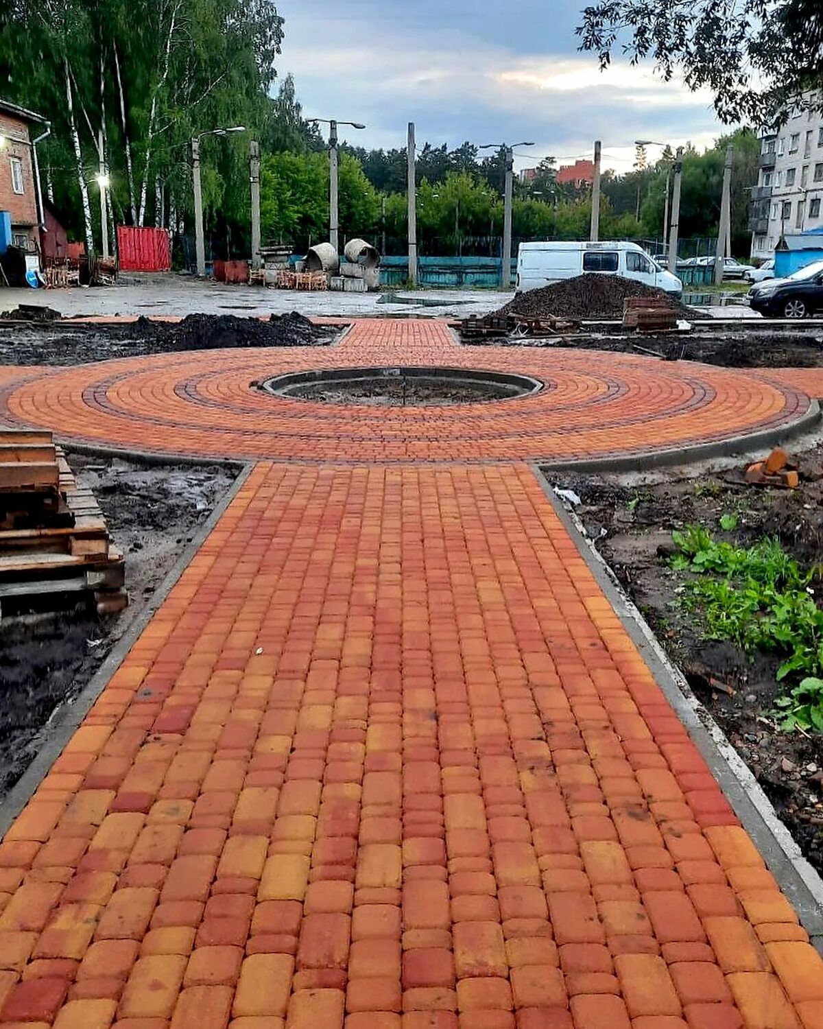 Пешеходная зона из цветной плитки, дополнительный ракурс 4